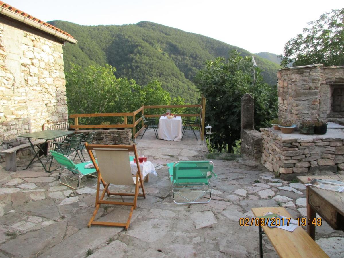 Viandanti, Artisti E Sognatori Bed & Breakfast Comano  Bagian luar foto