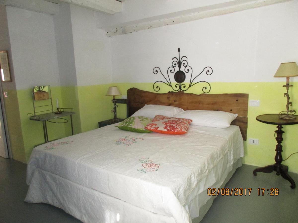 Viandanti, Artisti E Sognatori Bed & Breakfast Comano  Bagian luar foto