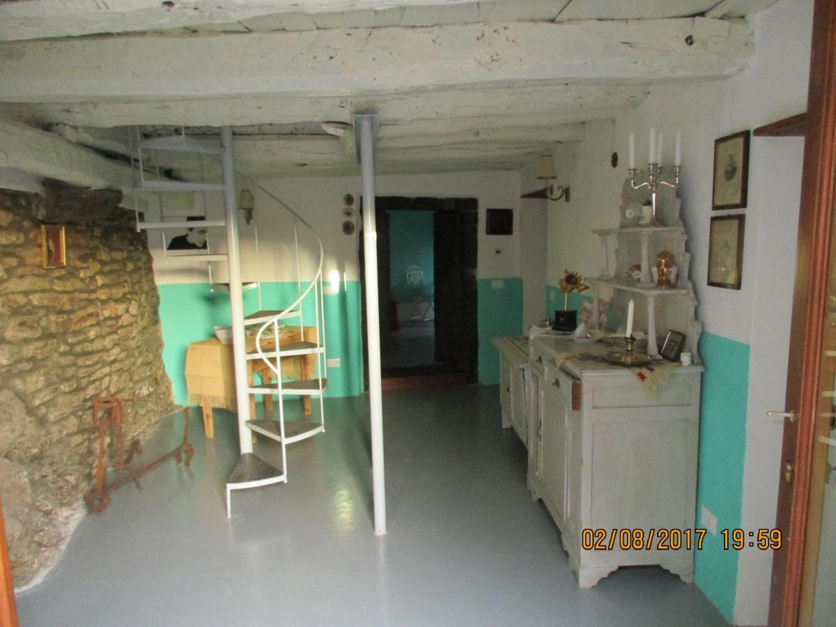 Viandanti, Artisti E Sognatori Bed & Breakfast Comano  Bagian luar foto