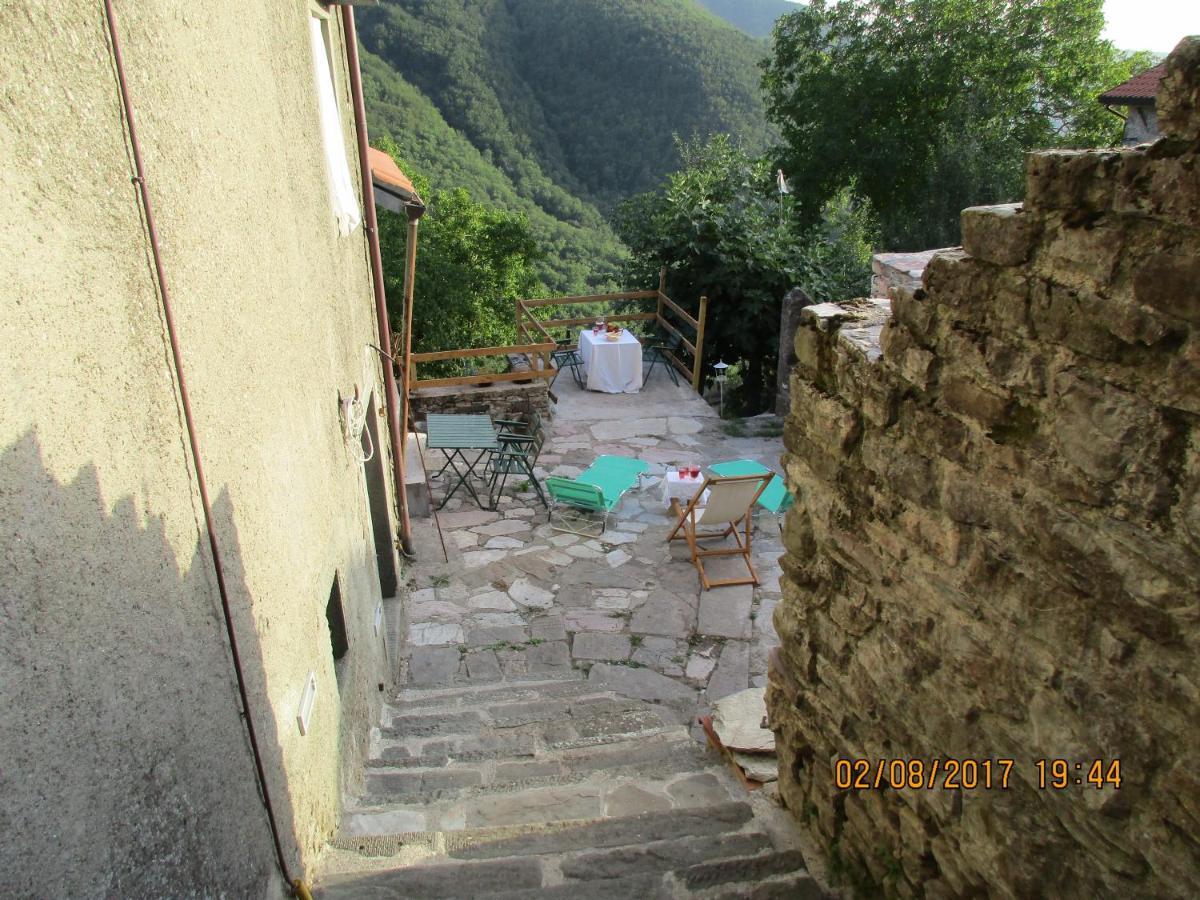 Viandanti, Artisti E Sognatori Bed & Breakfast Comano  Bagian luar foto